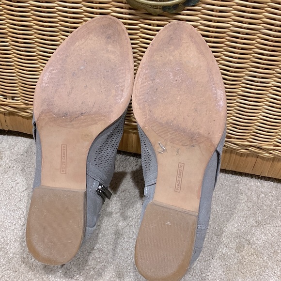 Vince Camuto Cool Suede Leather Side Zip Ankle Bootie Size Women’s 7W ! - Picture 6 of 11